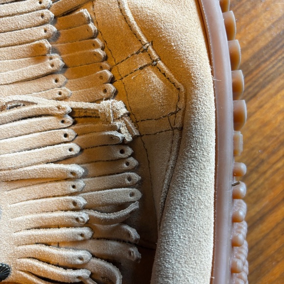 Minnetonka Suede Moccasins EUC - Picture 9 of 11